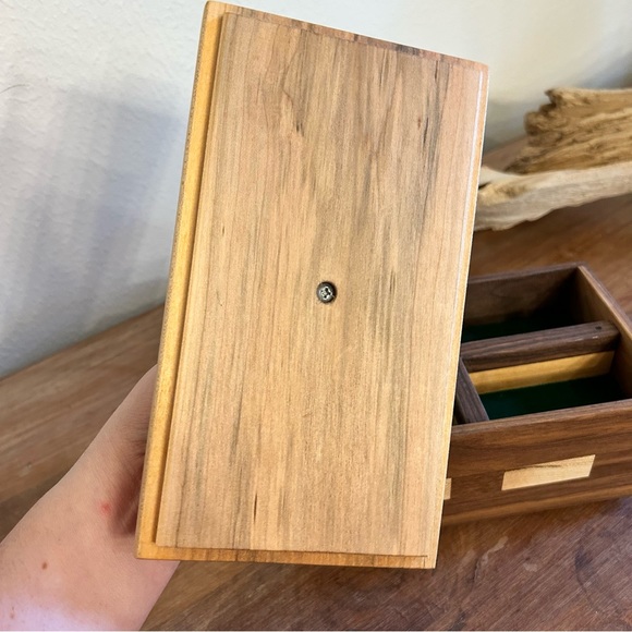 Gorgeous Solid handcrafted wood divided box  EUC lined inside - Picture 5 of 17